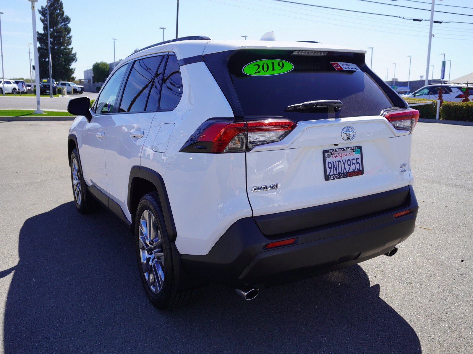 Used 2019 Toyota RAV4 XLE Premium w/ All Weather Liner Package AWD/4WD image 8