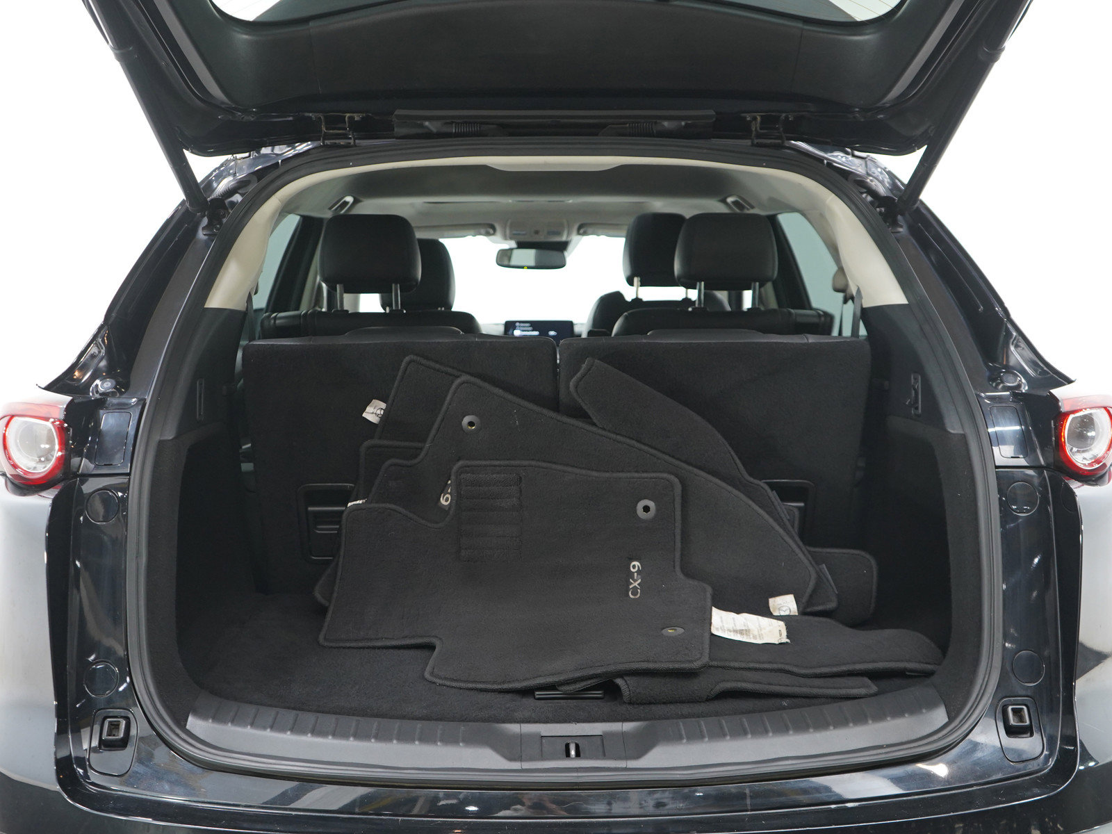 Used 2023 MAZDA CX-9 Touring image 18