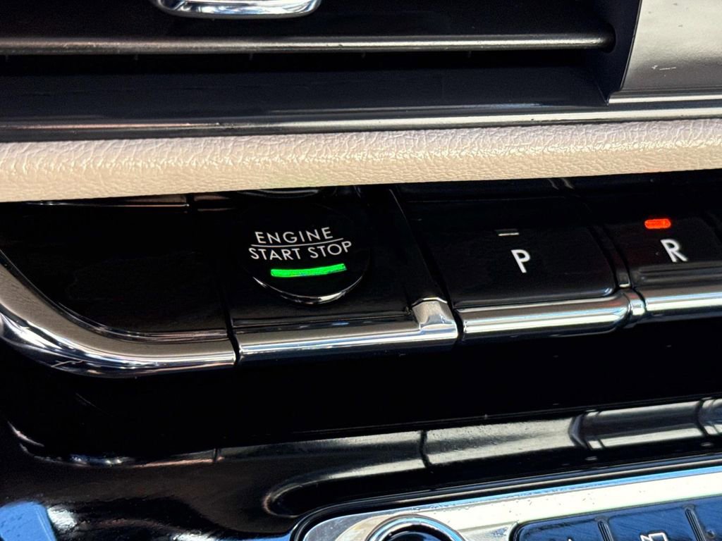 Used 2025 Lincoln Corsair Reserve image 29