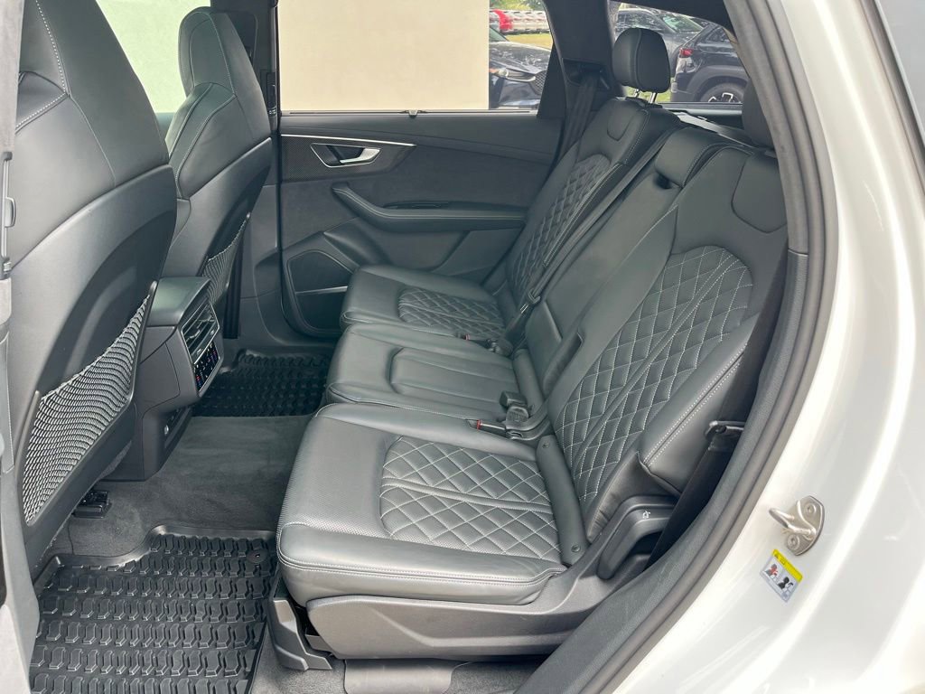 Used 2023 Audi SQ7 Prestige w/ Prestige Package AWD/4WD image 24