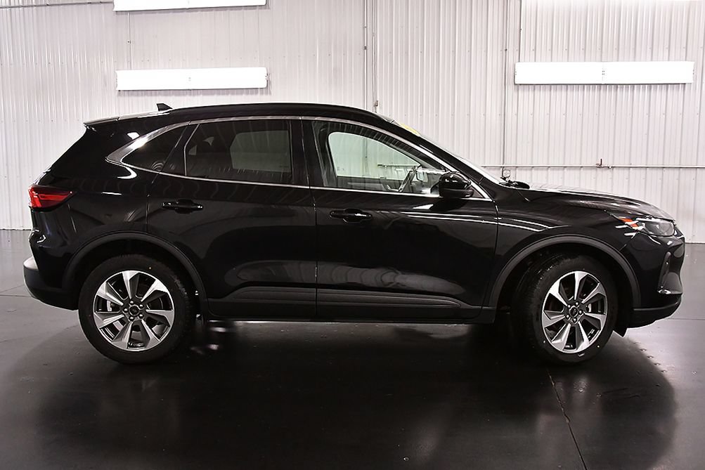 Used 2024 Ford Escape Platinum AWD/4WD image 9