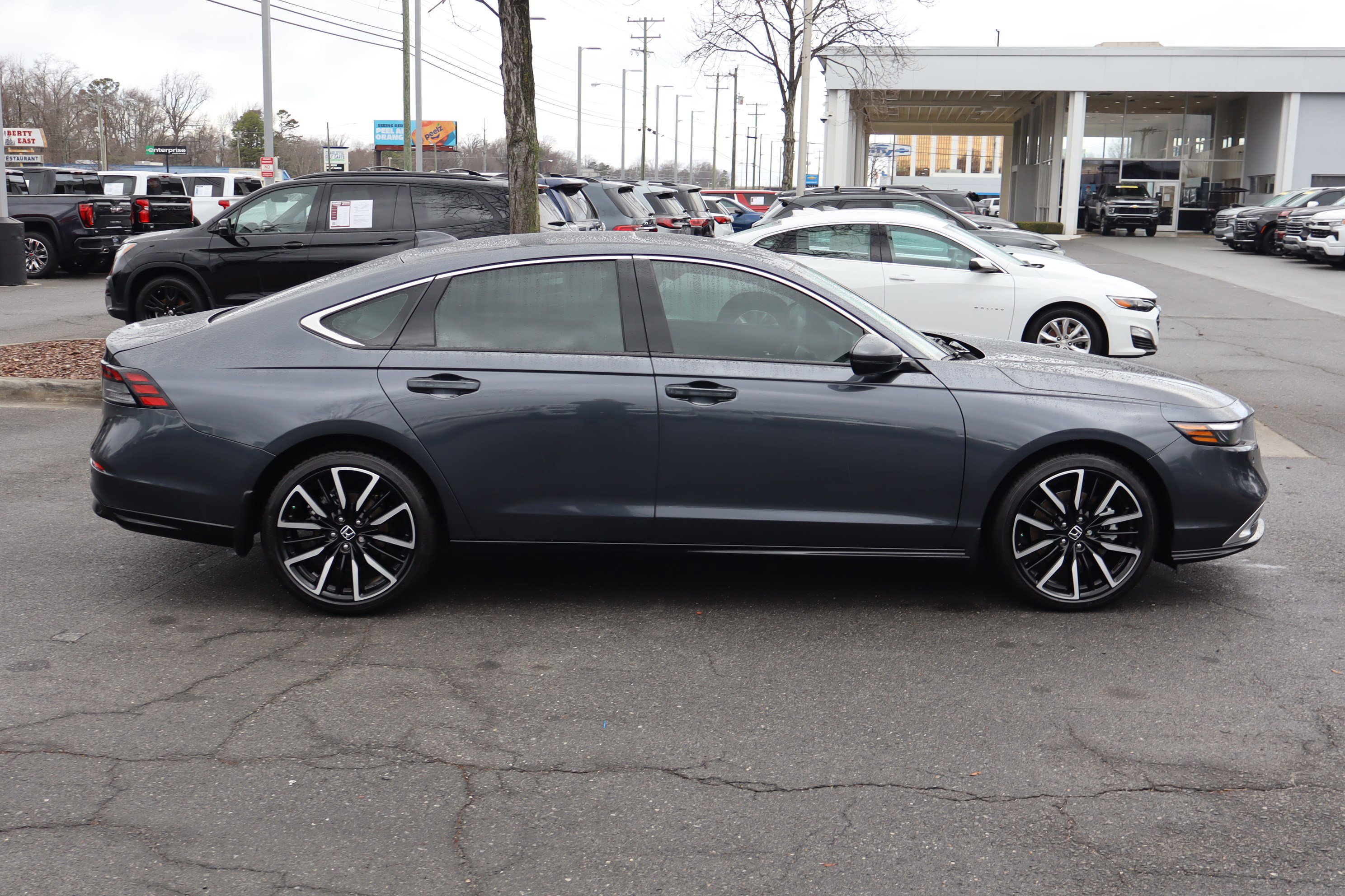 Used 2025 Honda Accord Touring image 11