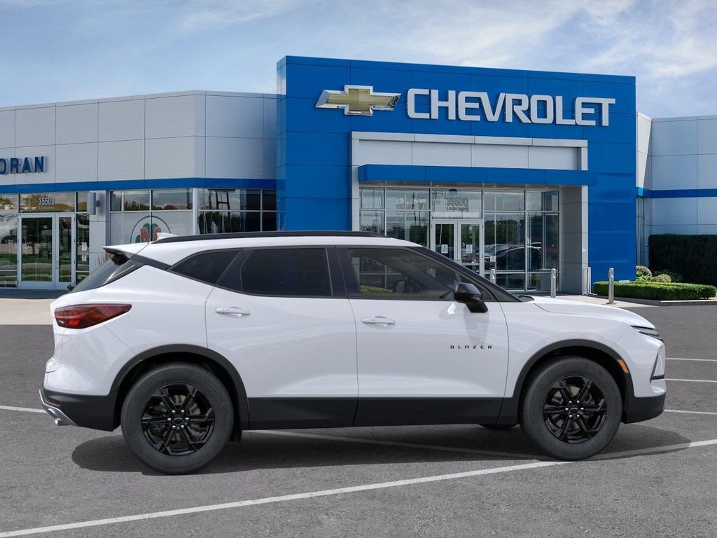 New 2026 Chevrolet Blazer LT w/ Convenience Package AWD/4WD image 5