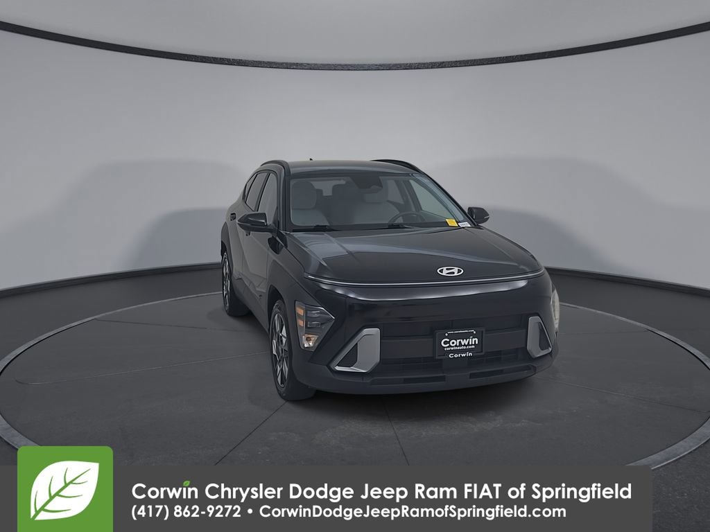 Used 2025 Hyundai Kona SEL image 4