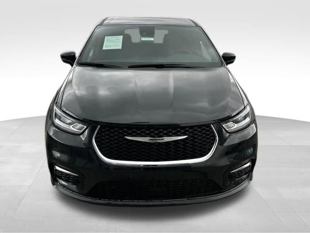 Used 2026 Chrysler Pacifica Select FWD image 2