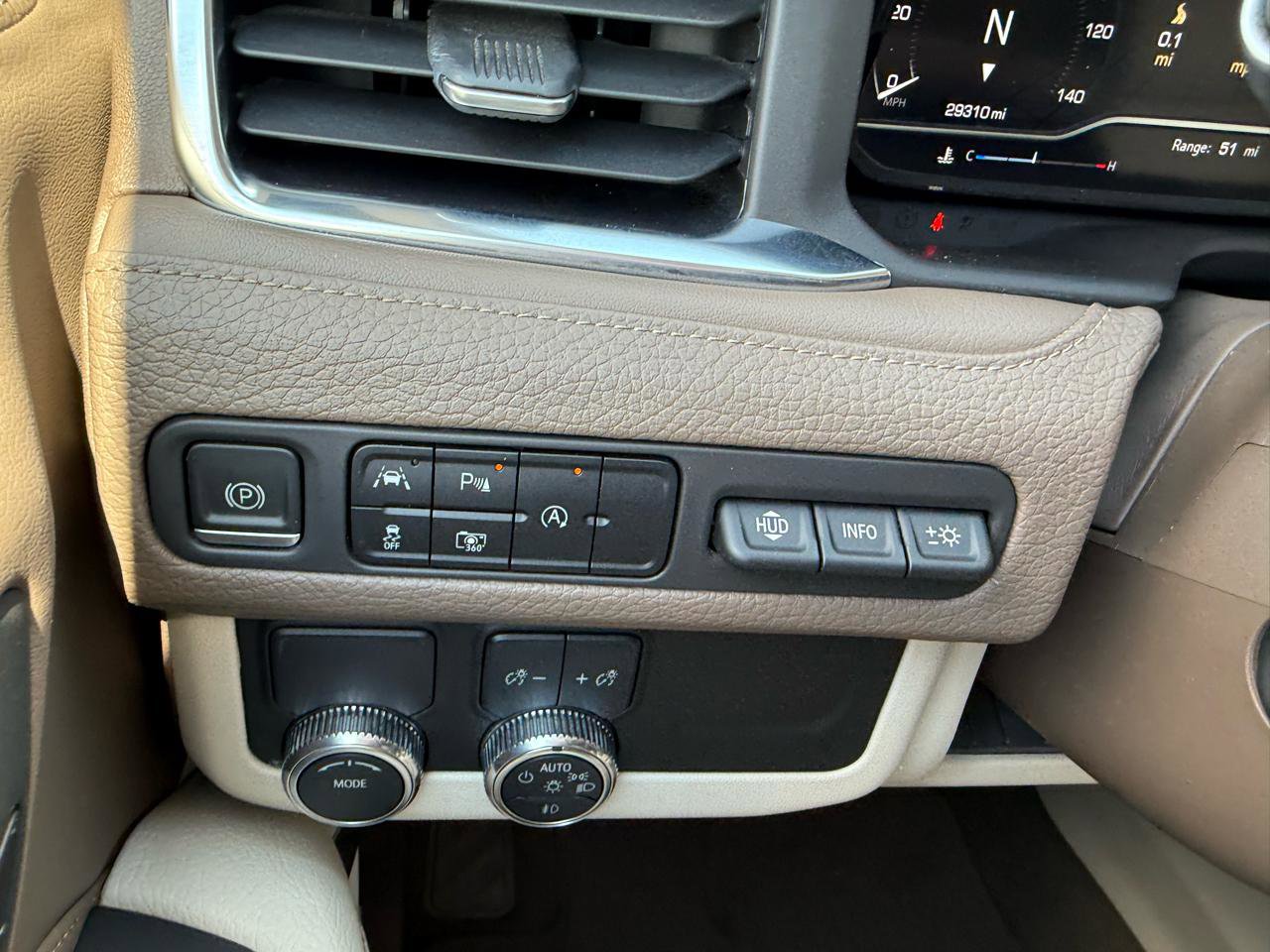 Used 2023 GMC Yukon Denali RWD image 35