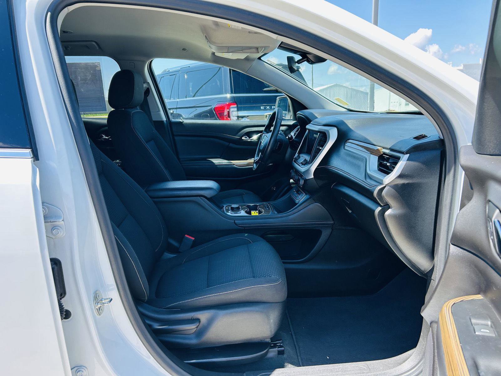 Used 2023 GMC Acadia SLE w/ Driver Convenience Package image 34