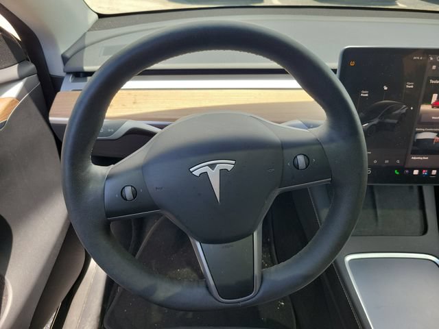 Used 2024 Tesla Model Y 2WD image 21