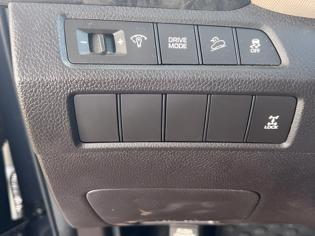 Used 2017 Hyundai Santa Fe Sport AWD/4WD image 23