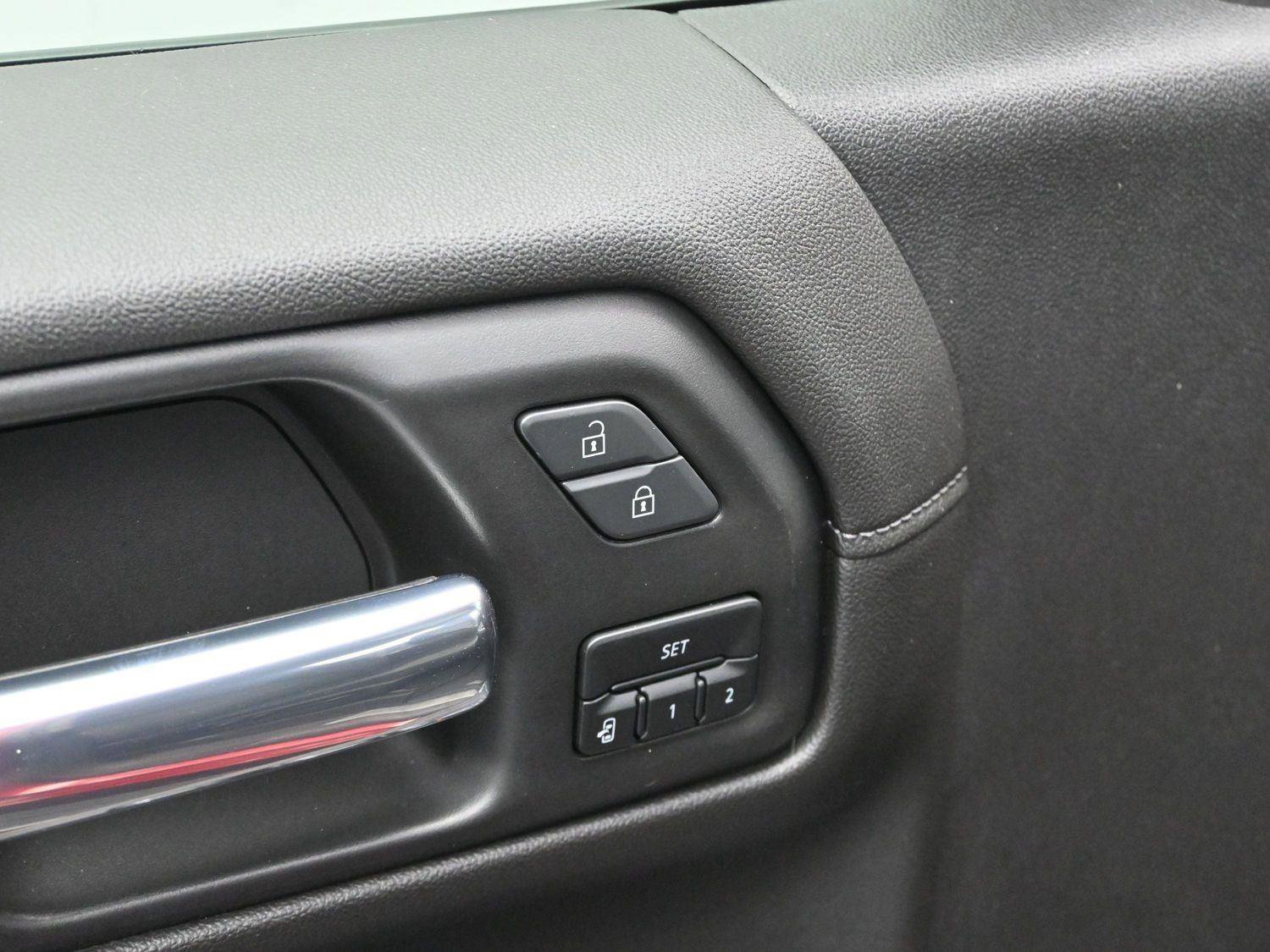 Used 2021 GMC Sierra 1500 Denali w/ Denali Ultimate Package image 10