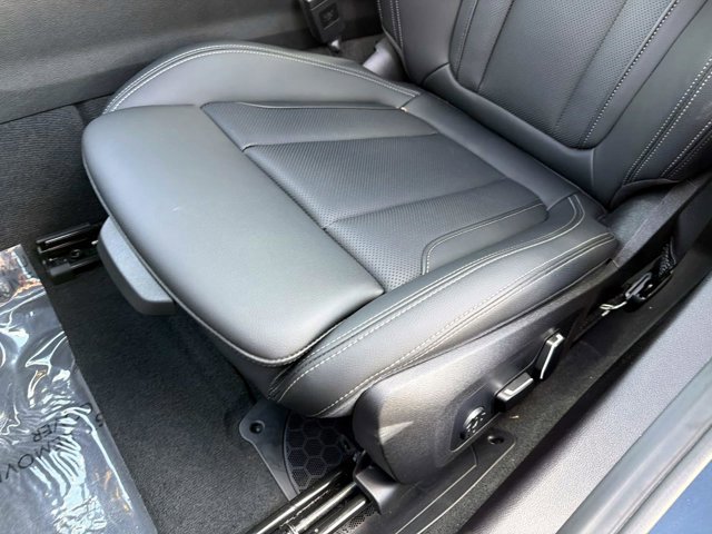 Used 2025 BMW 330i 330i image 17