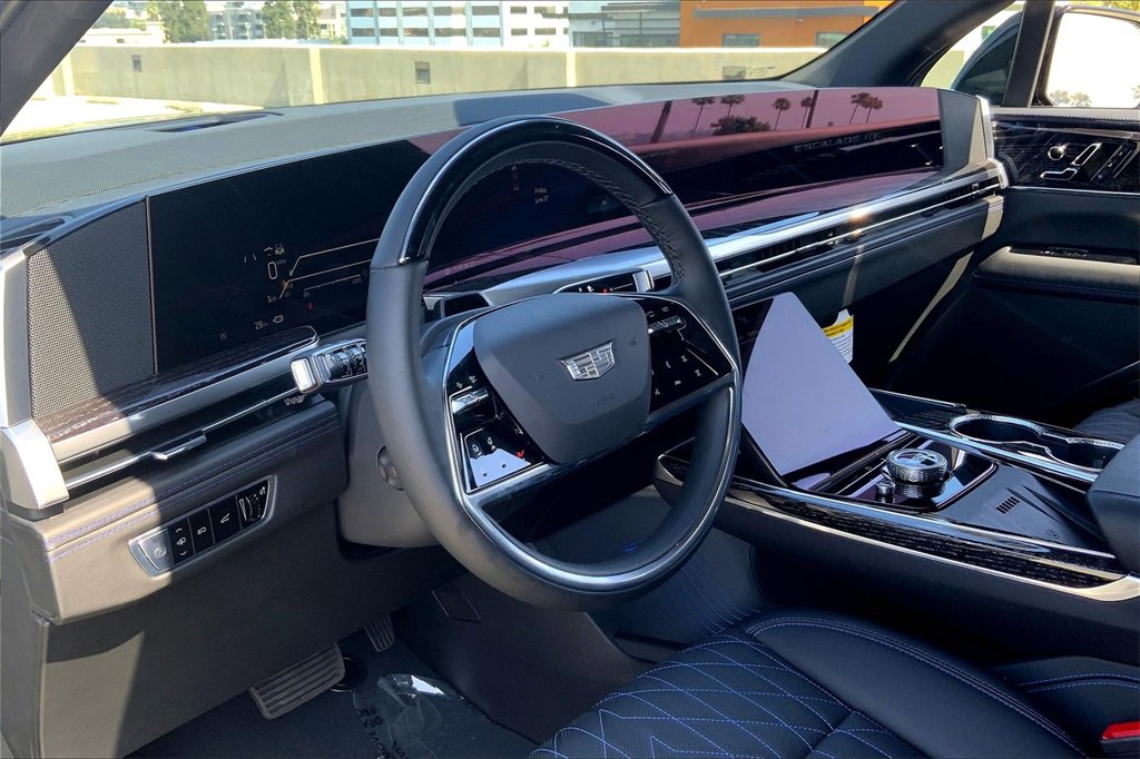 New 2026 Cadillac Escalade IQL Luxury image 9