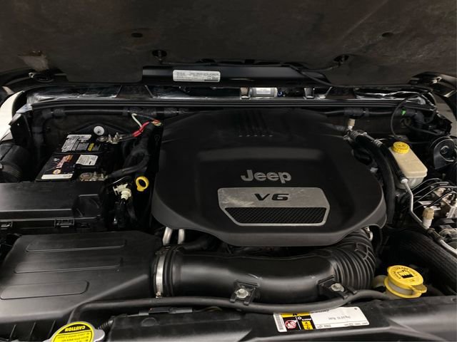 Used 2016 Jeep Wrangler Unlimited Sahara w/ Dual Top Group image 12
