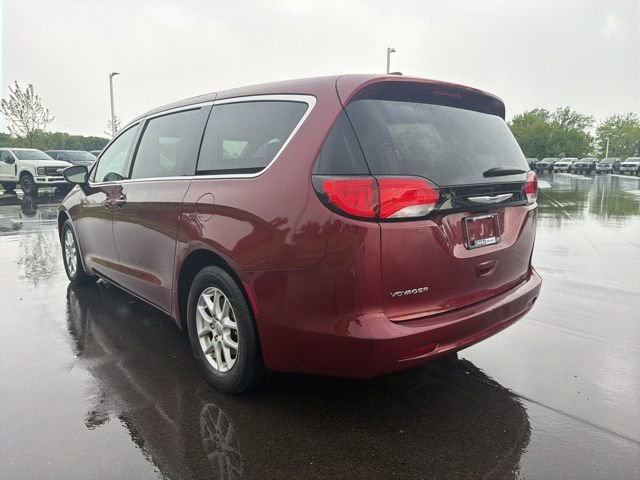 Used 2023 Chrysler Voyager LX FWD image 14