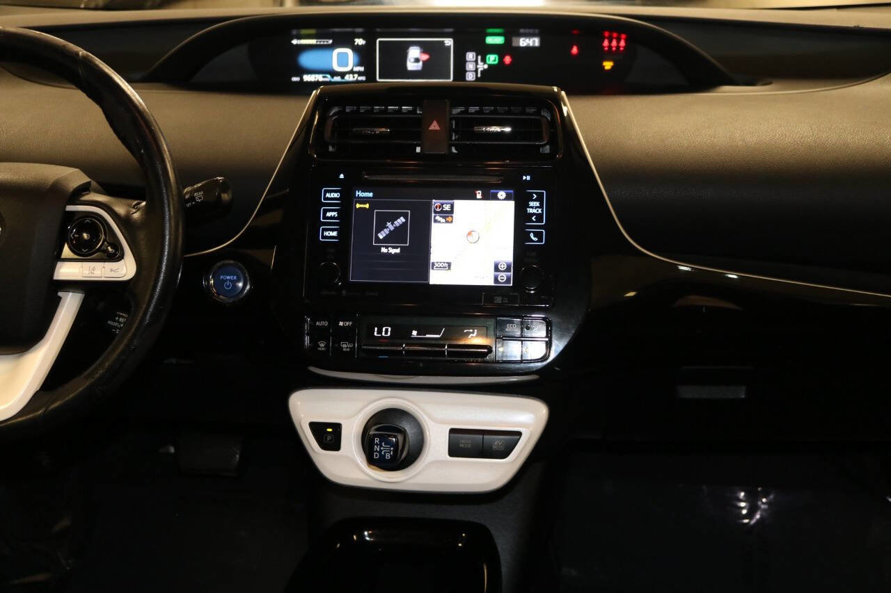 Used 2018 Toyota Prius Three image 22