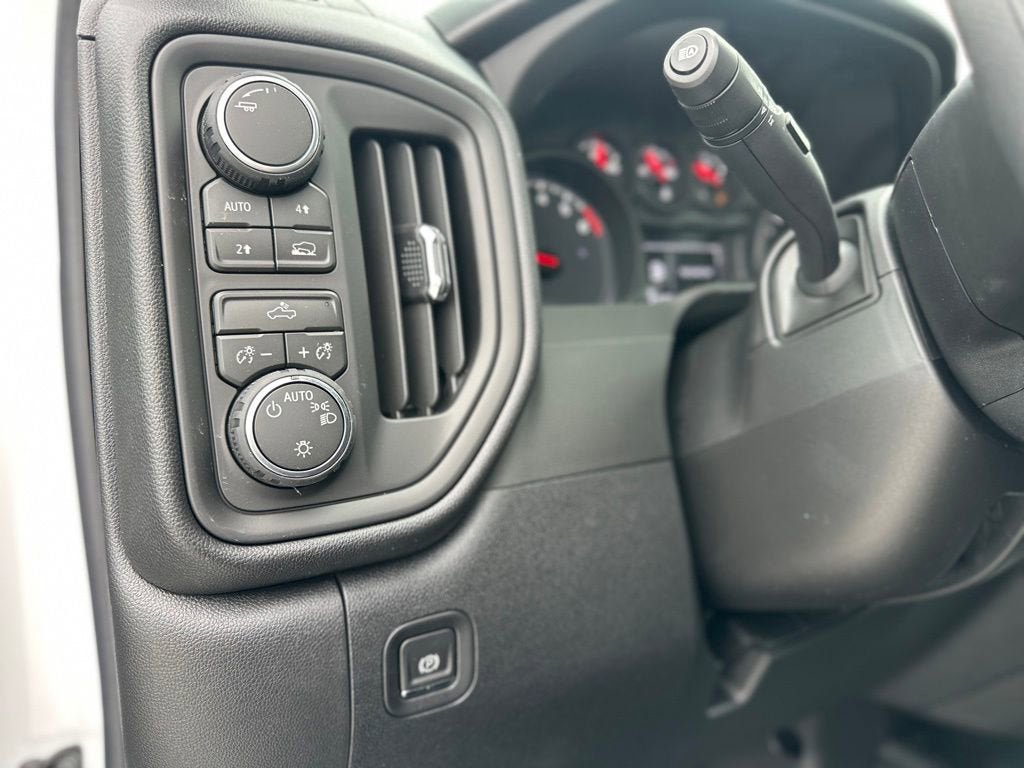 New 2026 Chevrolet Silverado 1500 W/T w/ WT Value Package AWD/4WD image 18
