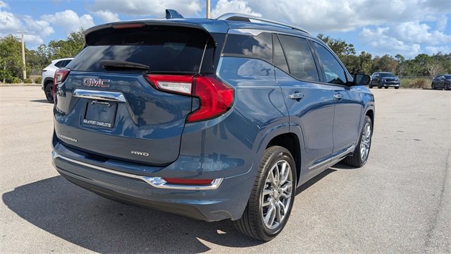 Used 2024 GMC Terrain Denali image 5
