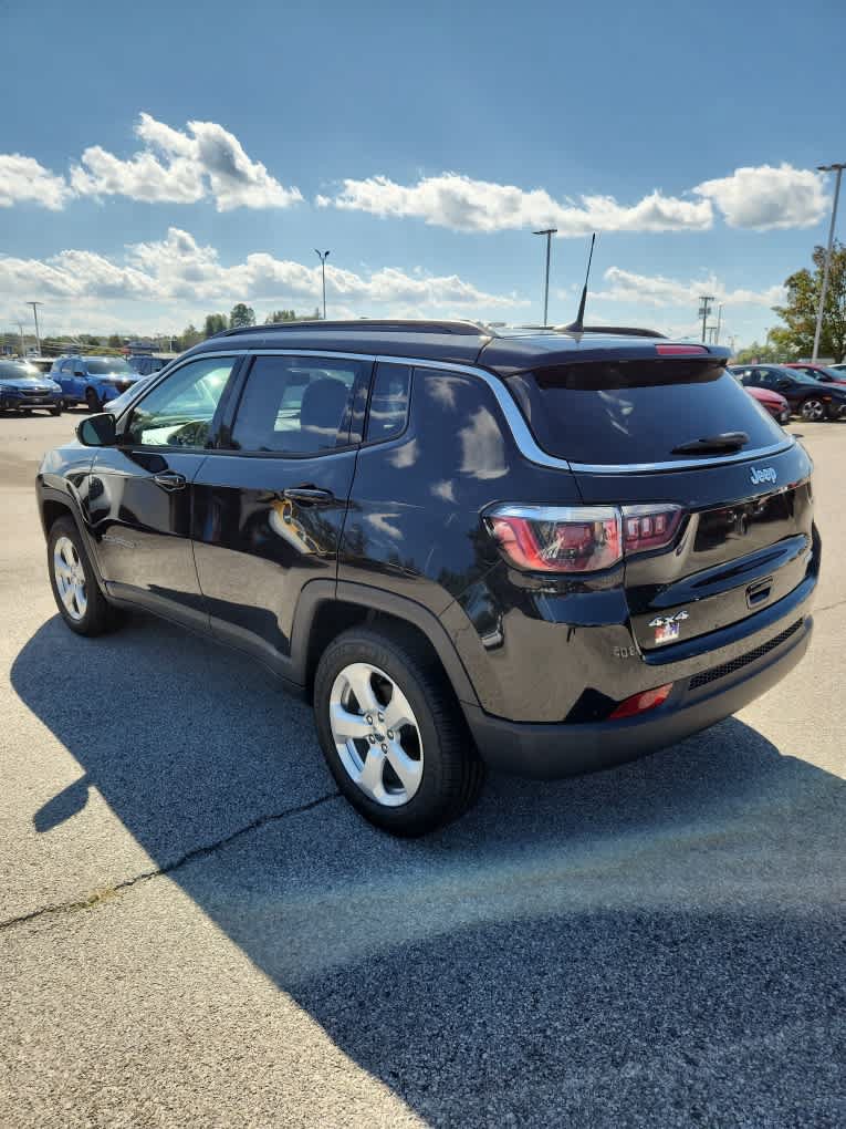 Used 2018 Jeep Compass Latitude w/ Popular Equipment Group AWD/4WD image 17