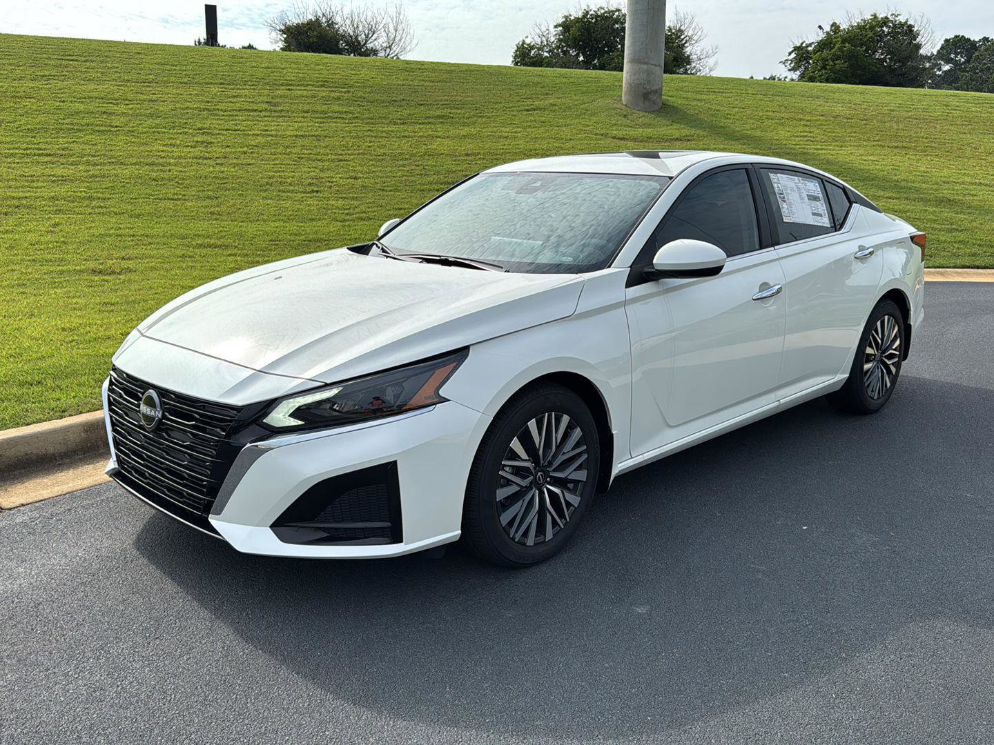 New 2025 Nissan Altima 2.5 SV w/ SV Premium Package