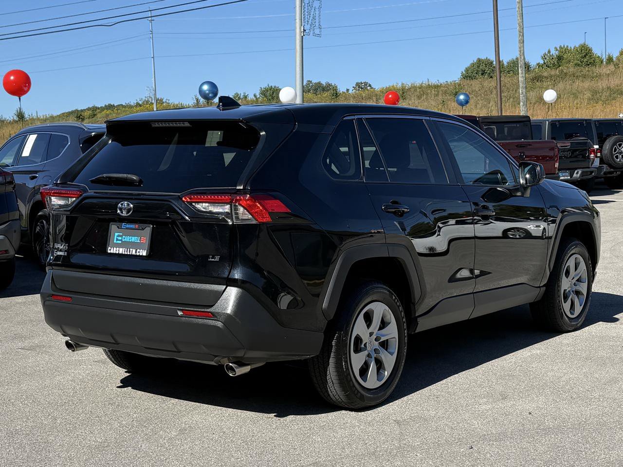 Used 2022 Toyota RAV4 LE FWD image 5