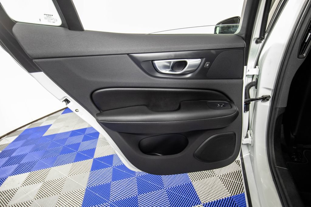 Used 2025 Volvo S60 B5 Core FWD image 13