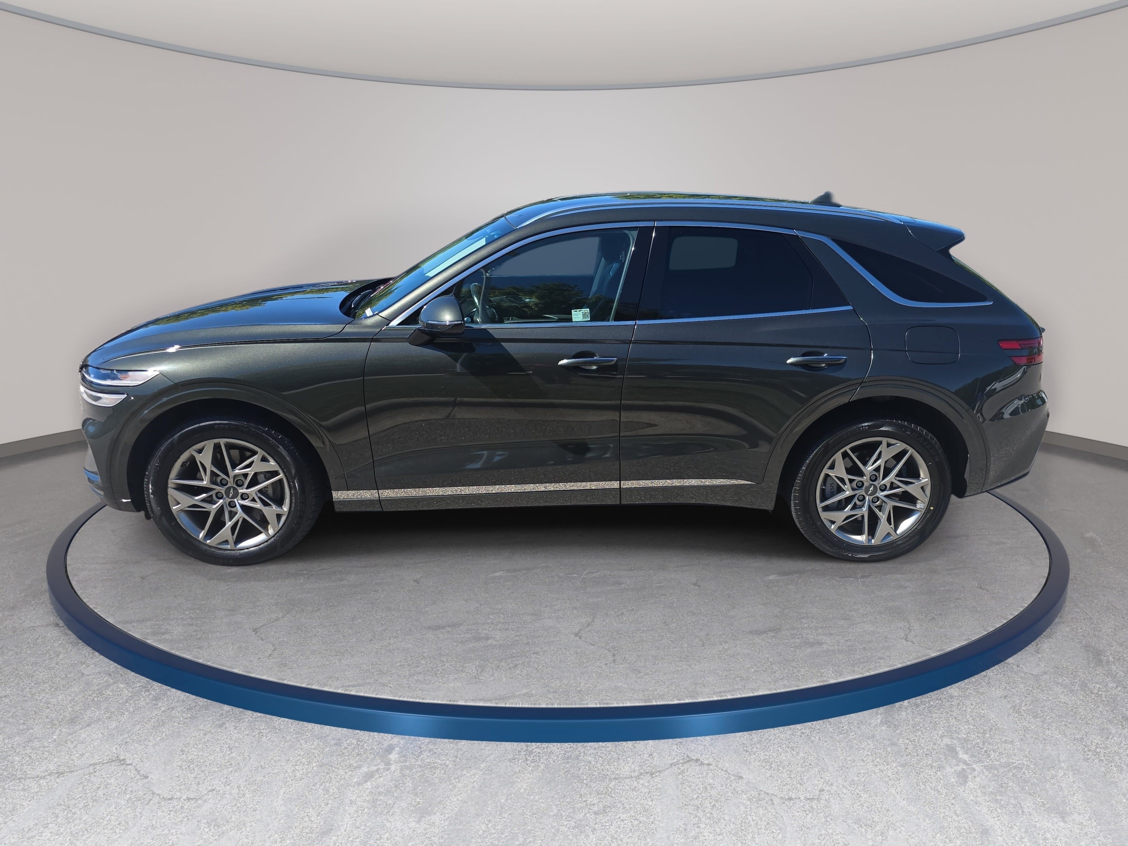 Used 2025 Genesis GV70 2.5T AWD/4WD image 8