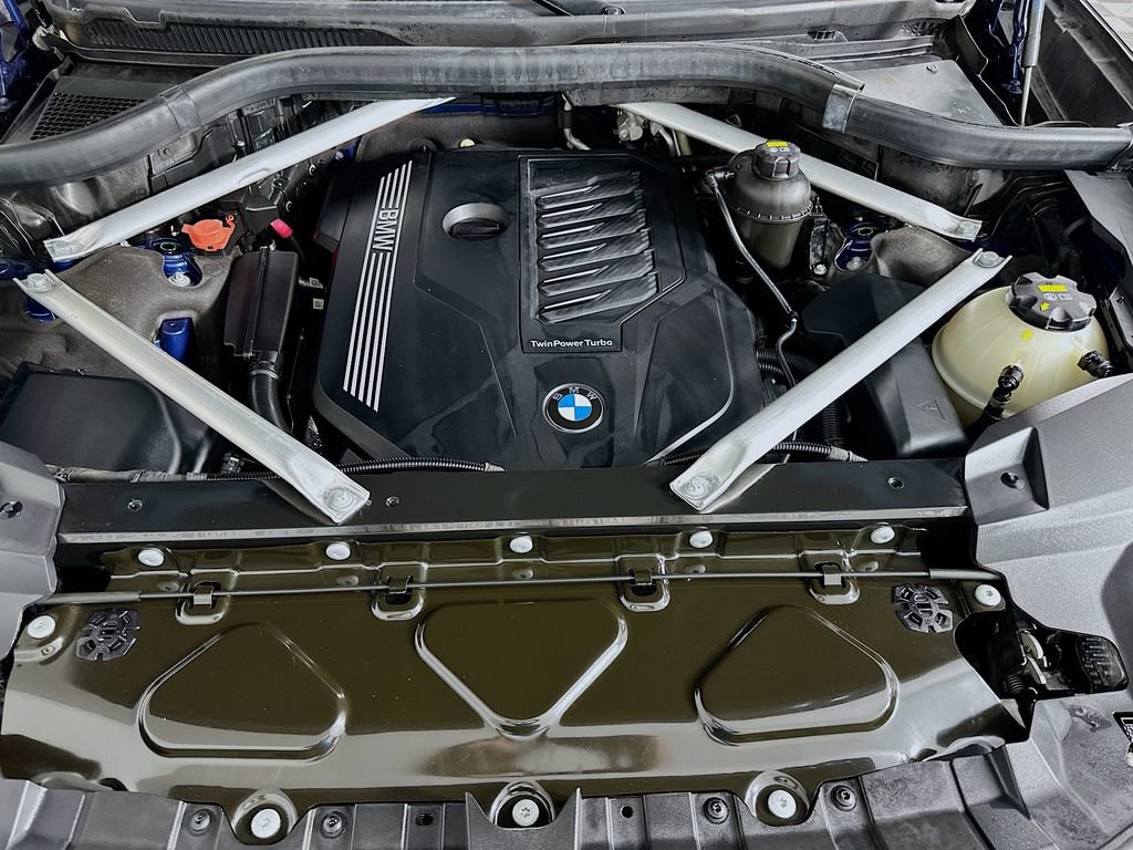 Used 2020 BMW X7 xDrive40i w/ M Sport Package AWD/4WD image 32