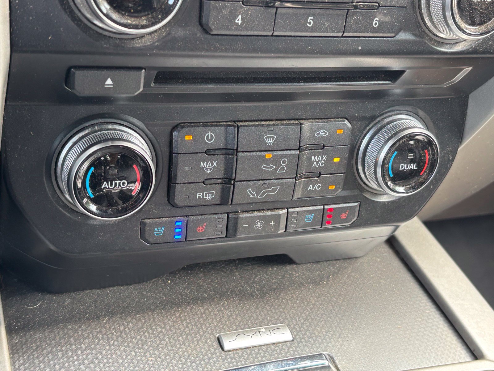 Used 2016 Ford F150 Lariat AWD/4WD image 8