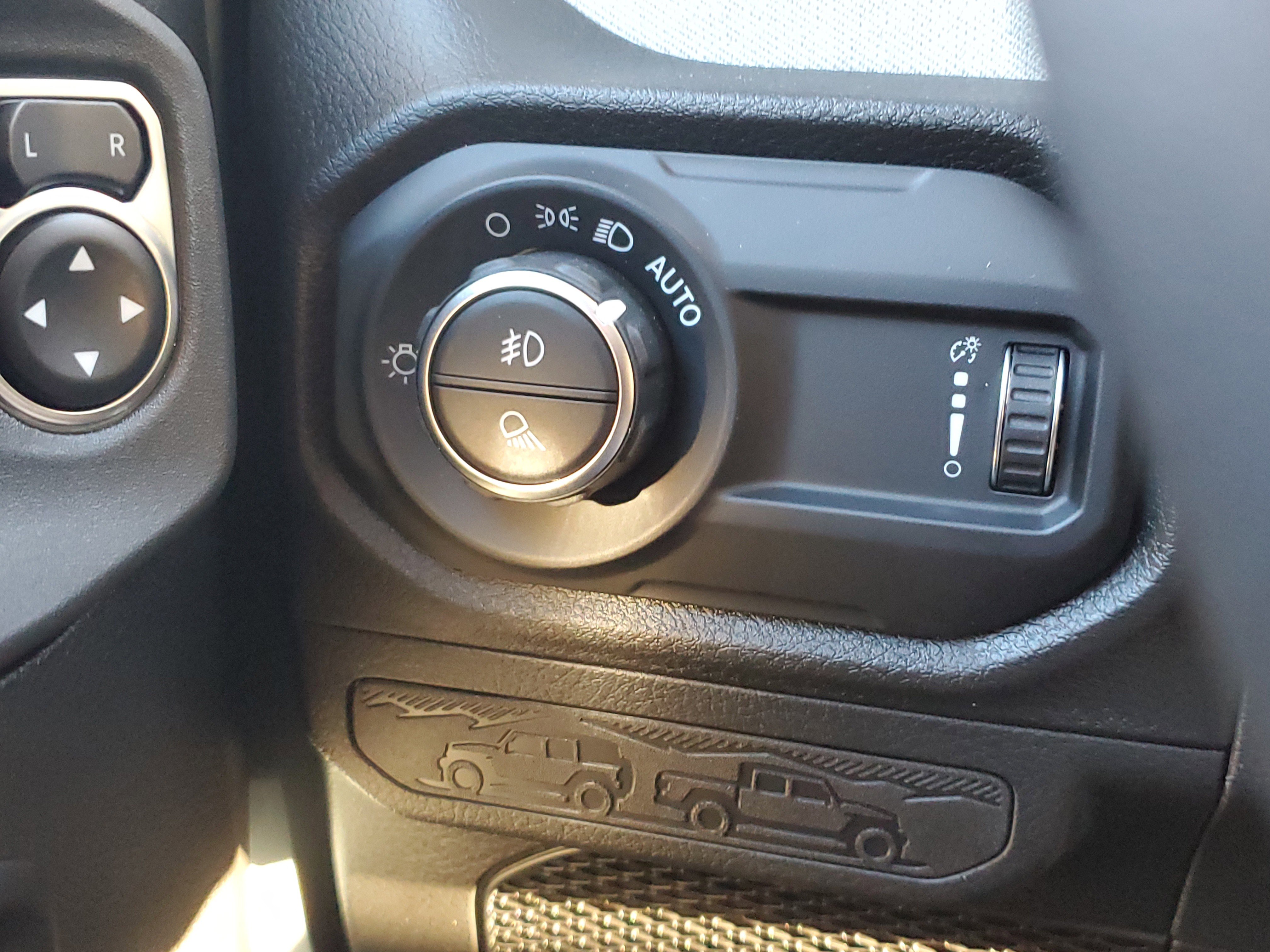 New 2025 Jeep Gladiator Sport image 28