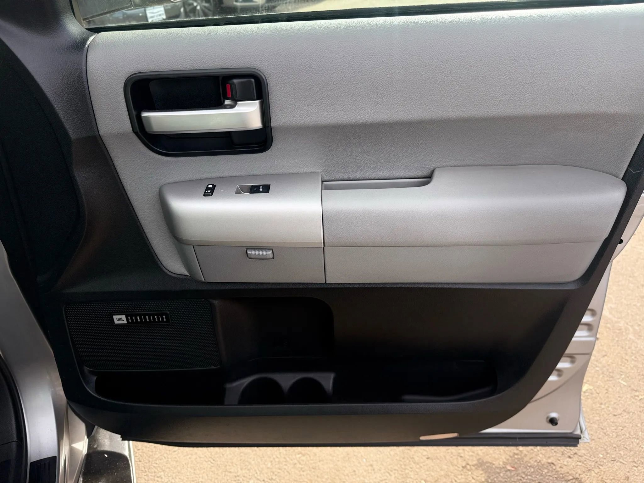 Used 2008 Toyota Sequoia Limited image 25