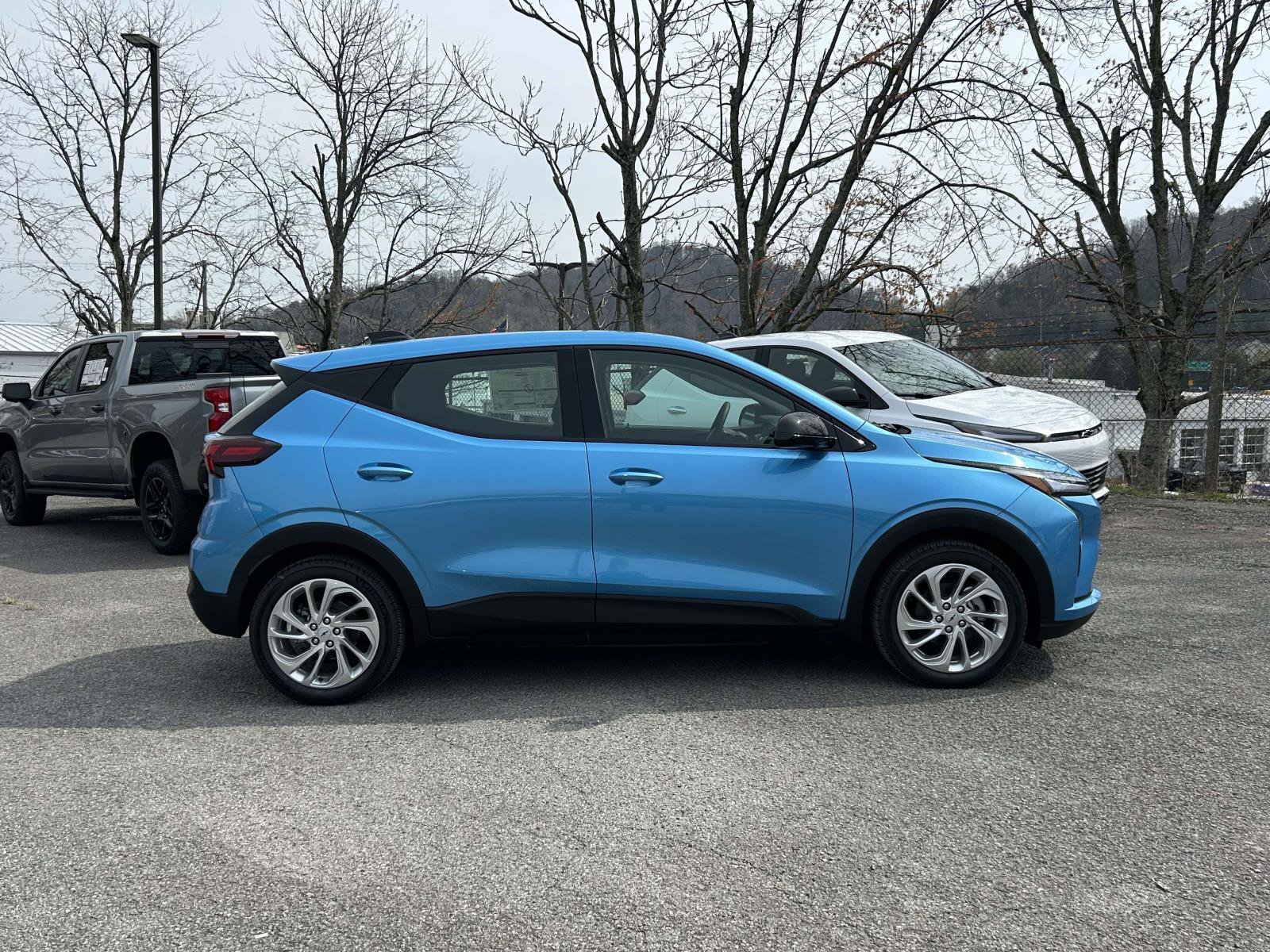 New 2027 Chevrolet Bolt LT w/ Comfort Package FWD image 2