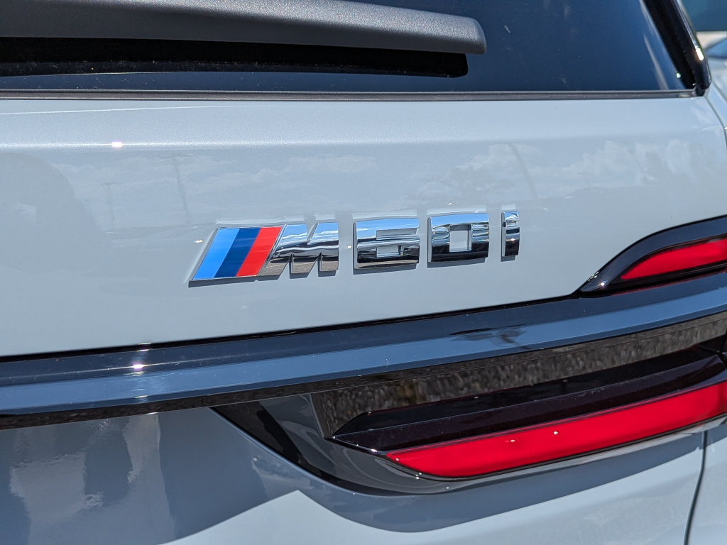 New 2027 BMW X7 M60i AWD/4WD image 7