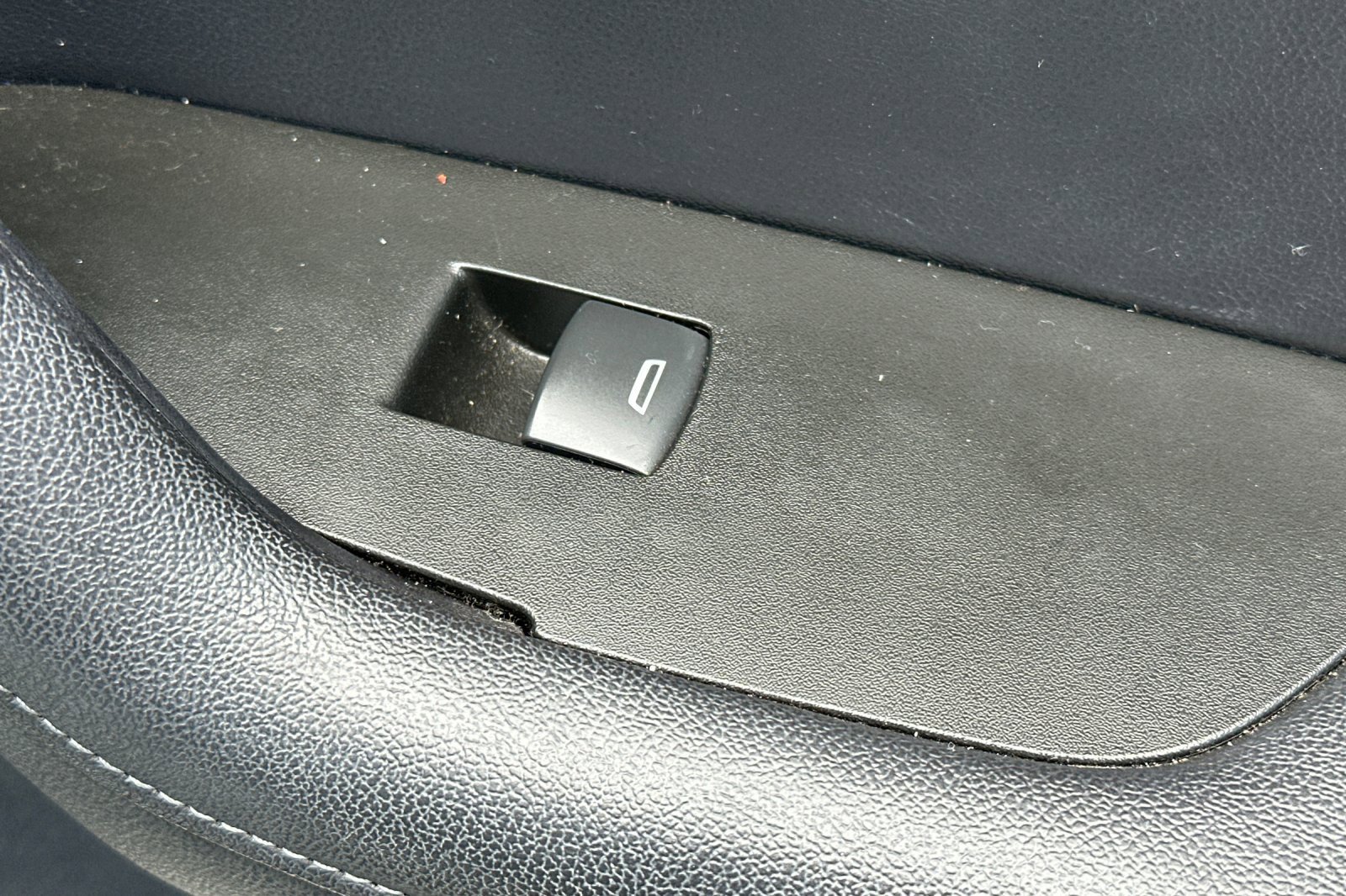 Used 2022 Chevrolet Blazer LT w/ Redline Edition image 23