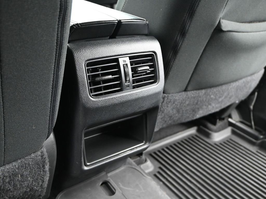 Used 2023 Nissan Rogue S image 18