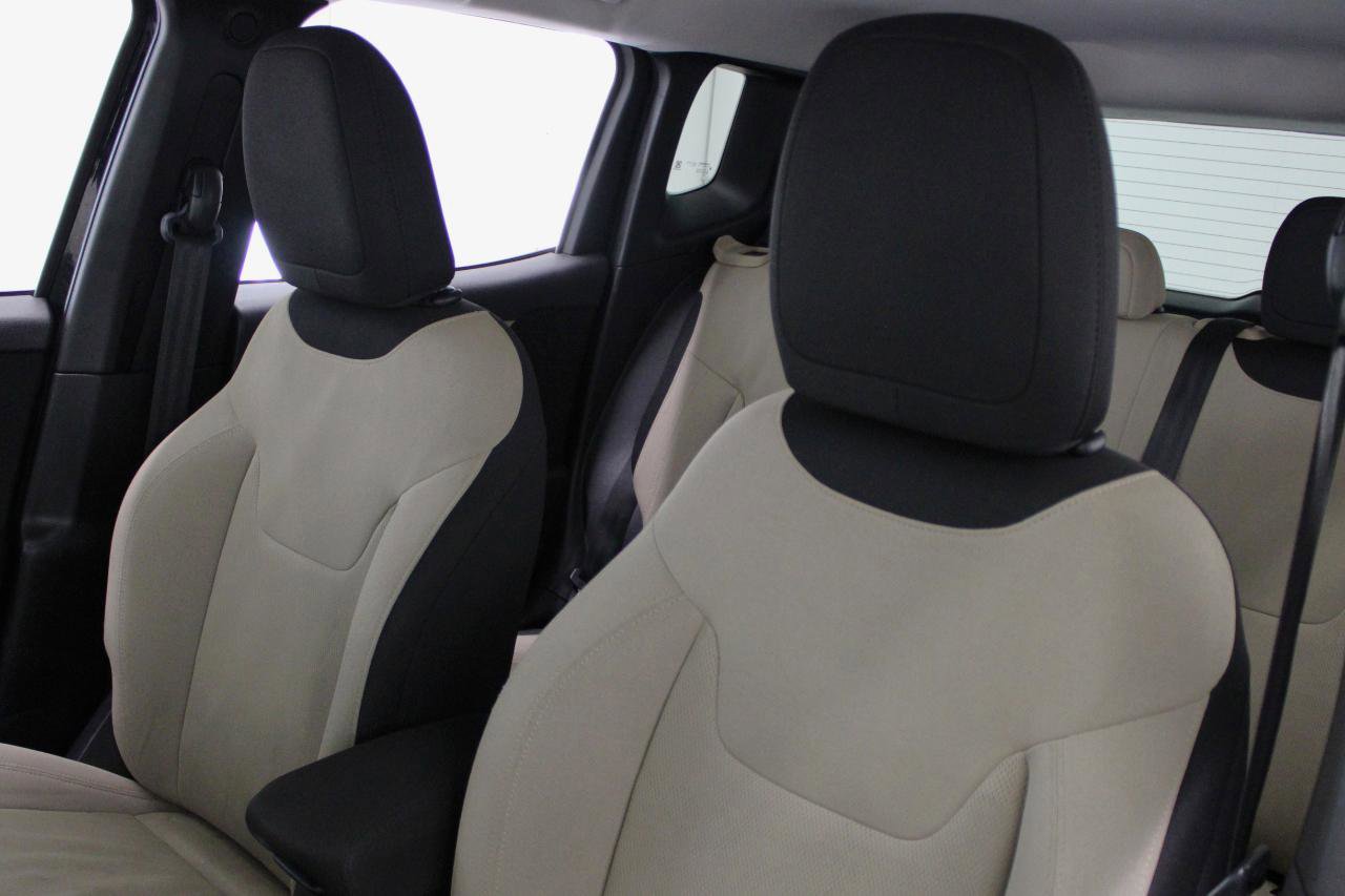 Used 2017 Jeep Renegade Latitude image 31