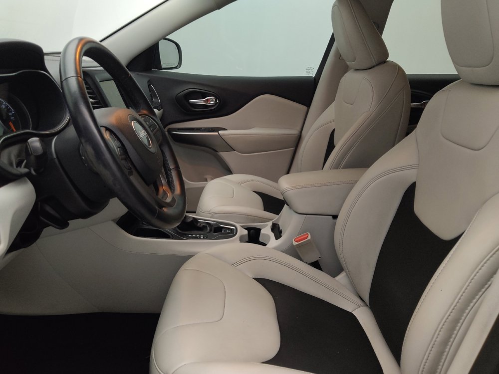 Used 2021 Jeep Cherokee Latitude Plus FWD image 17