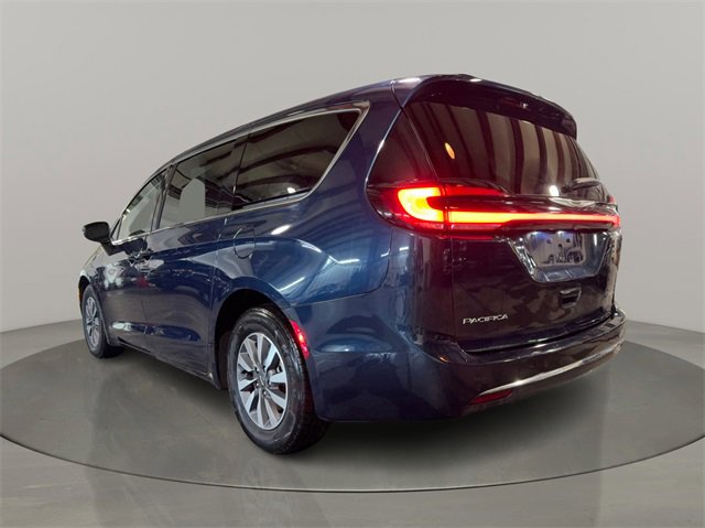 Used 2023 Chrysler Pacifica Touring-L image 5