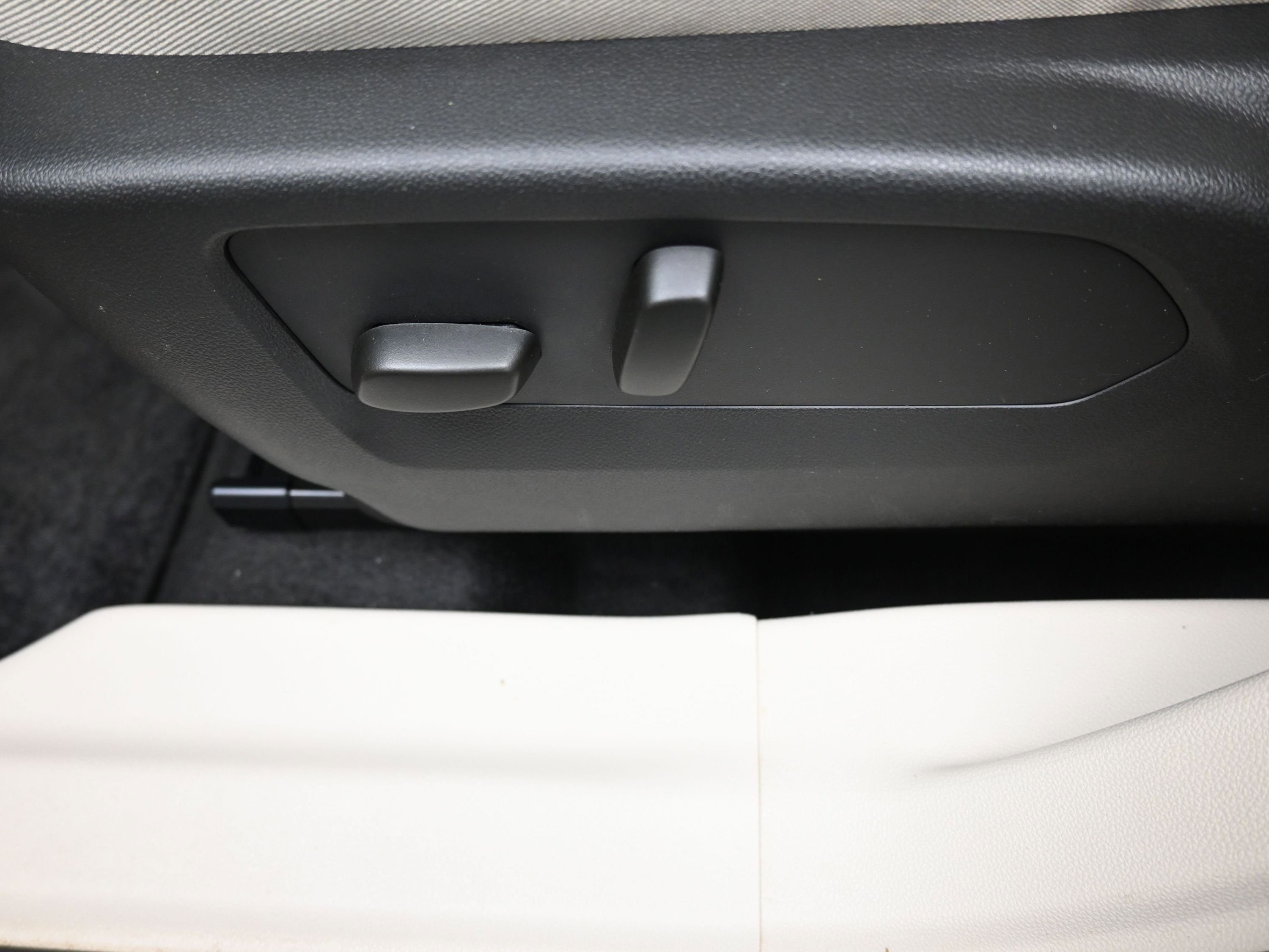 Used 2023 Buick Envision Avenir image 9