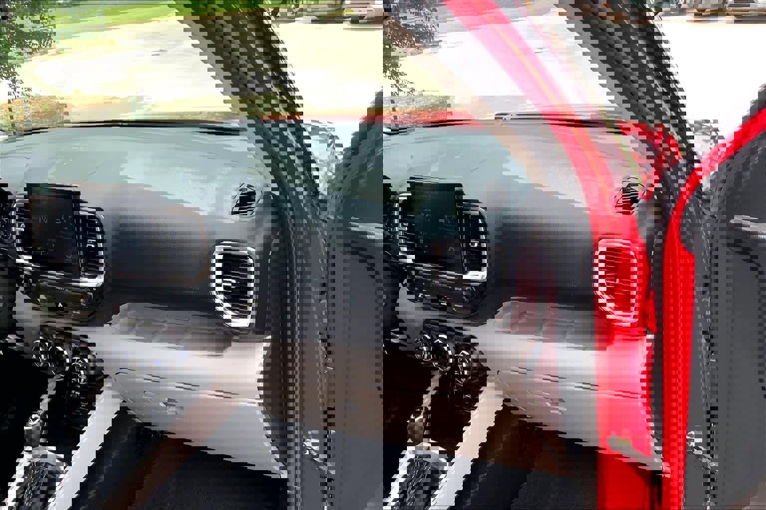 Used 2021 Hyundai Venue SEL w/ Cargo Package FWD image 17