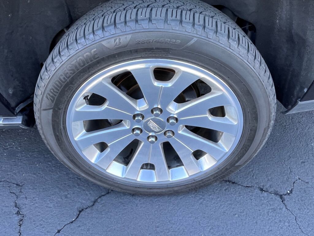 Used 2019 Cadillac Escalade ESV Premium Luxury image 28