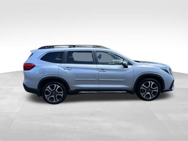 Used 2023 Subaru Ascent Limited w/ Technology Package AWD/4WD image 9