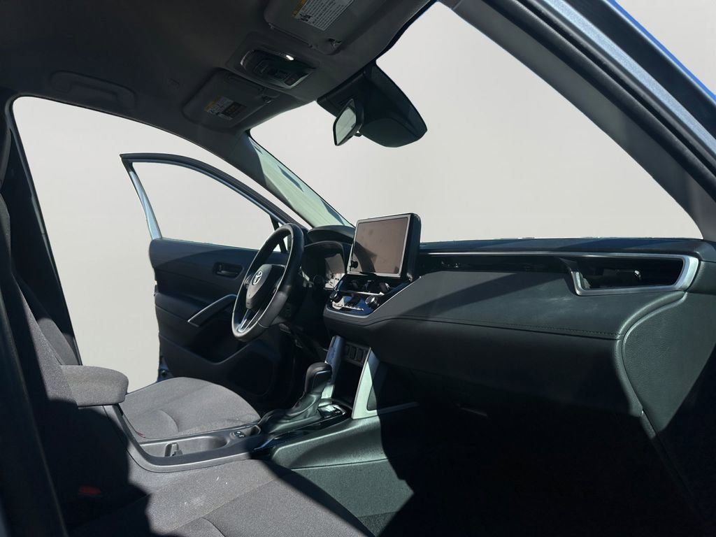 Used 2024 Toyota Corolla Cross LE image 11