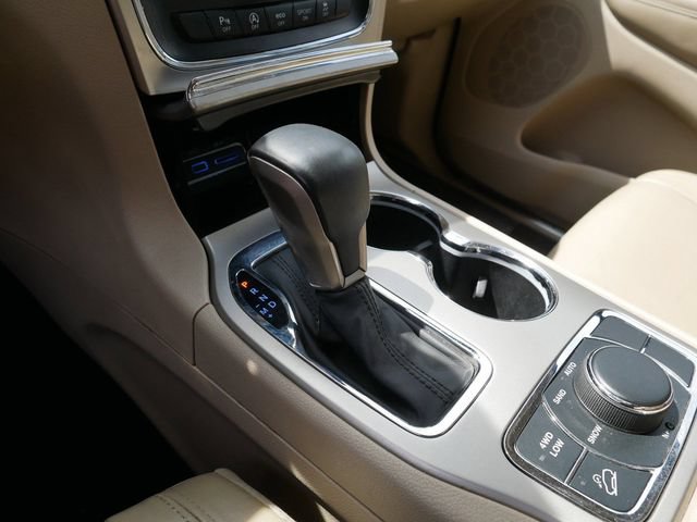 Used 2016 Jeep Grand Cherokee Limited AWD/4WD image 32