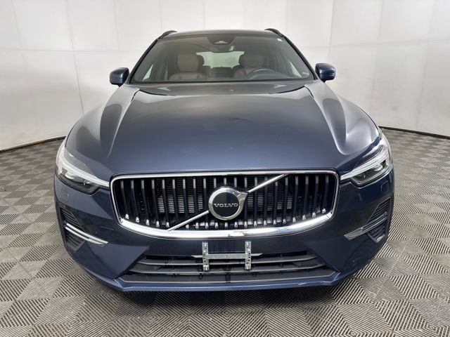 Used 2022 Volvo XC60 B5 Momentum w/ Climate Package image 8