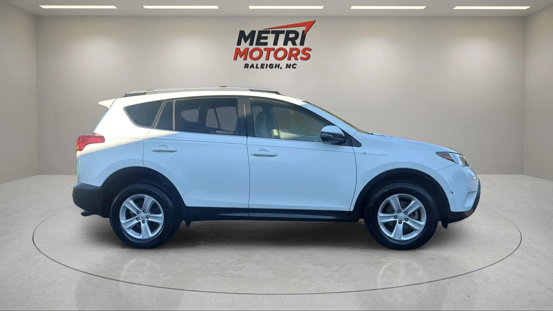 Used 2013 Toyota RAV4 XLE AWD/4WD image 3