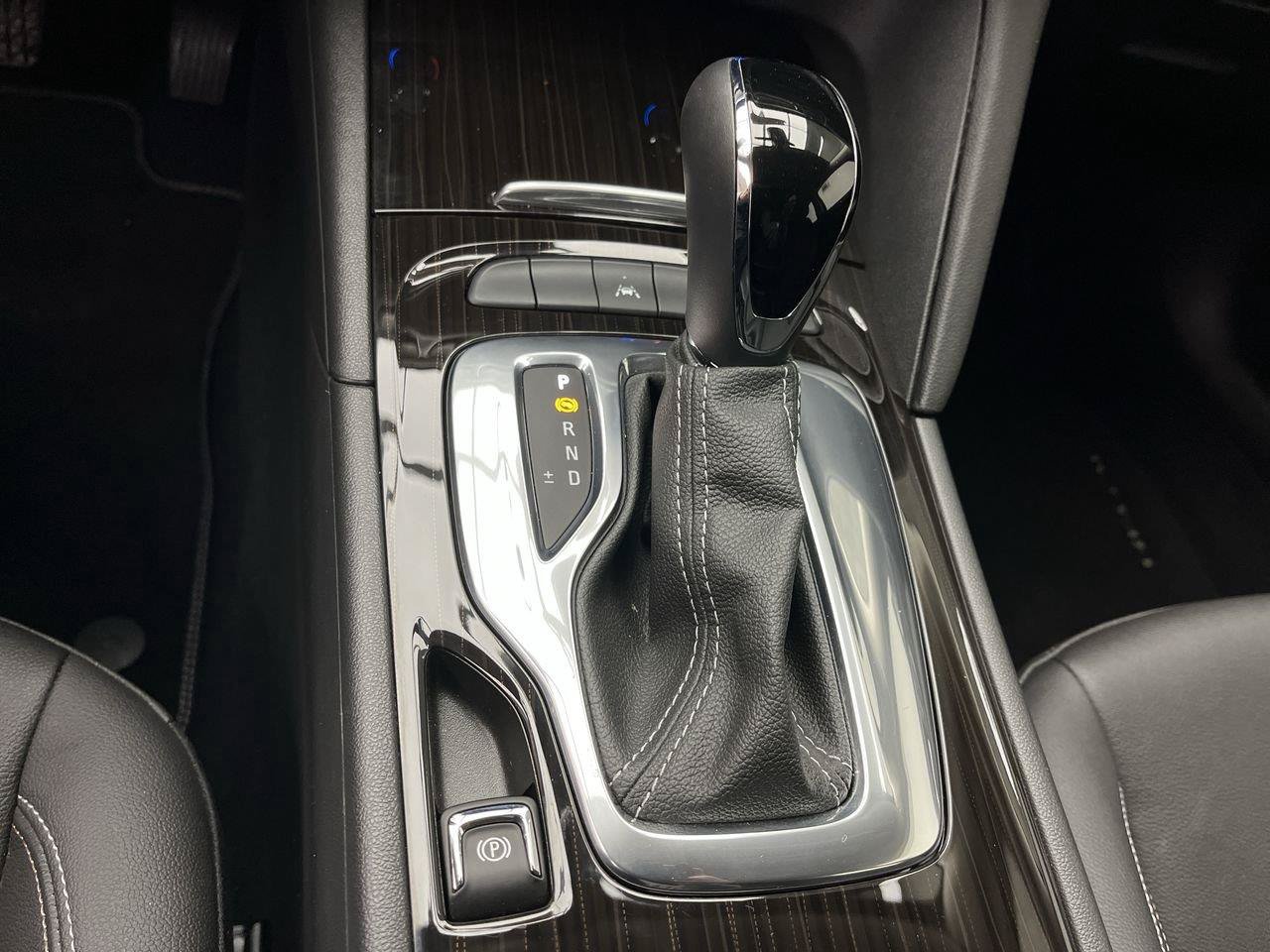 Certified 2020 Buick Regal Essence FWD image 25
