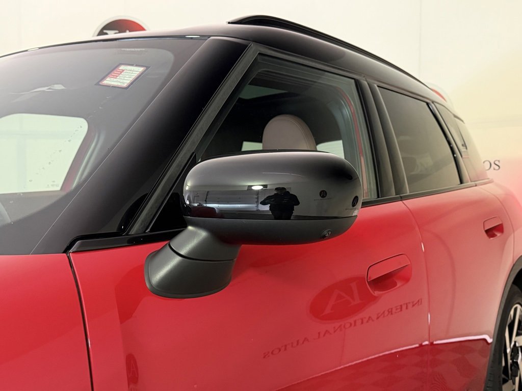 Used 2025 MINI Cooper Countryman SE w/ Comfort Package Max image 12