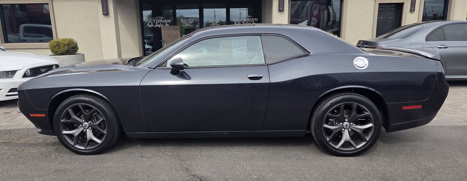 Used 2018 Dodge Challenger SXT Plus RWD image 8