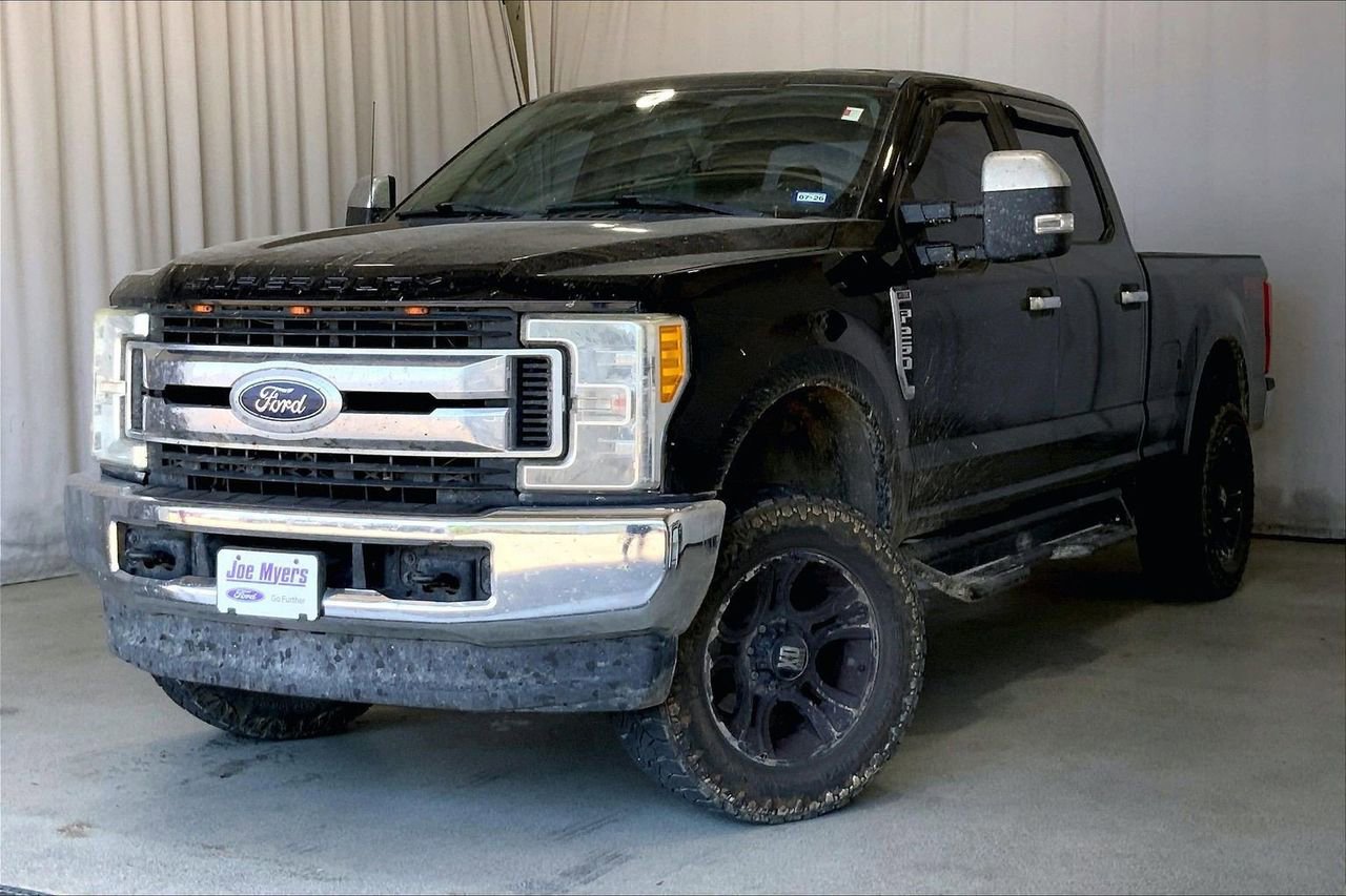 Used 2017 Ford F250 XL w/ STX Appearance Package AWD/4WD image 2
