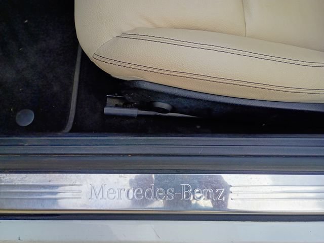 Used 2015 Mercedes-Benz SLK 250 image 34